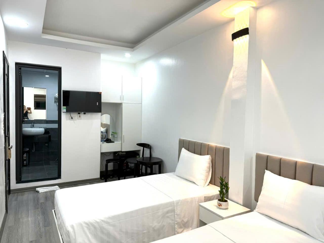 The Queen Hotel & Spa 2 Hanoi Exterior photo